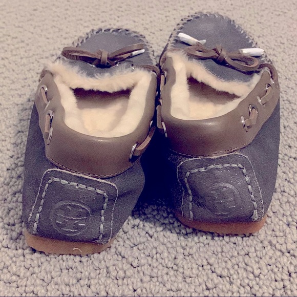 Tory Burch Maxwell Shearling-Lined Moccasin, Pewter - Picture 6 of 7